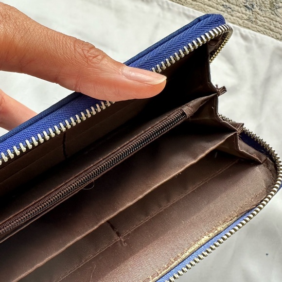 Embroidery Wallet - Picture 3 of 3